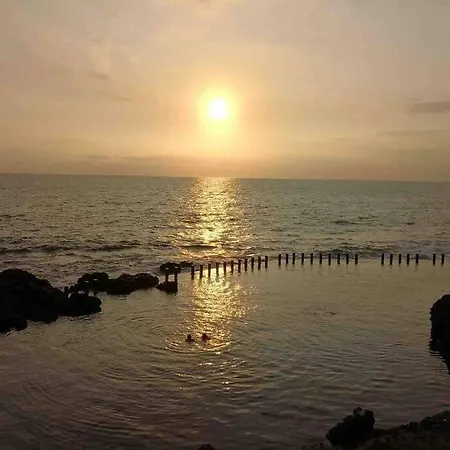Holiday home Great Location In Very Close To The Sea